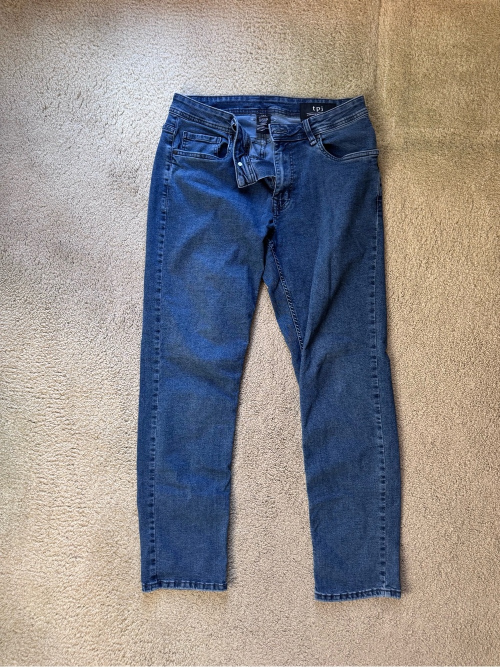 Men's Athletic Jeans in Dark Blue by tpi